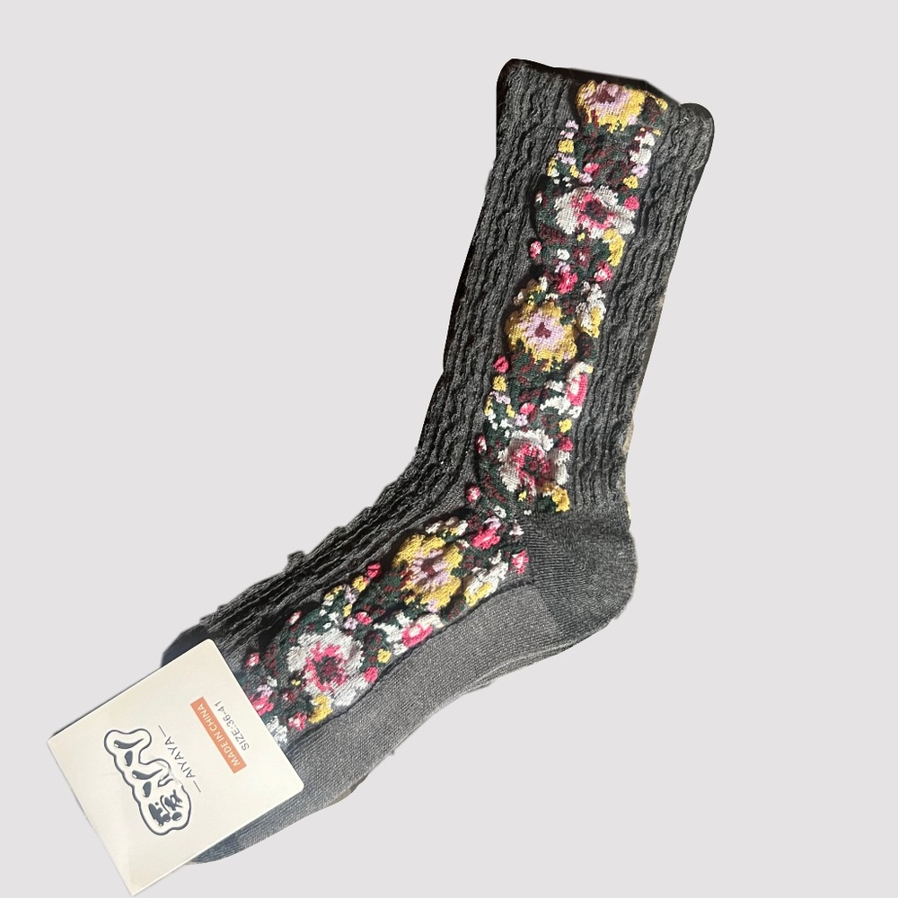 NWT Floral women’s socks retro flower embroidered